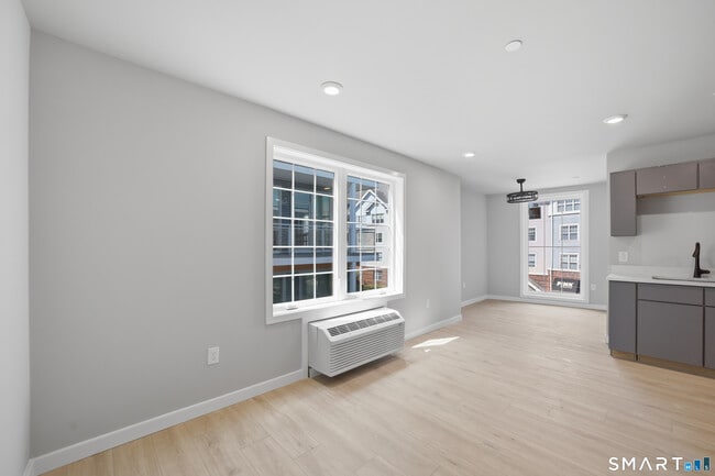 Photo - 589 Bedford St Unit 301