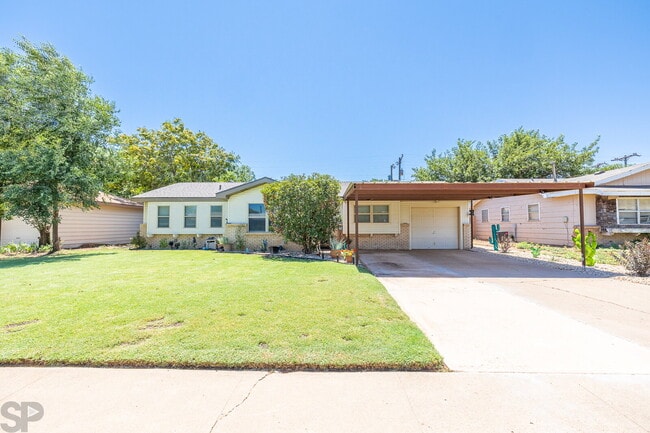 Photo - Charming 3 bedroom, 2 bath in Great Location!