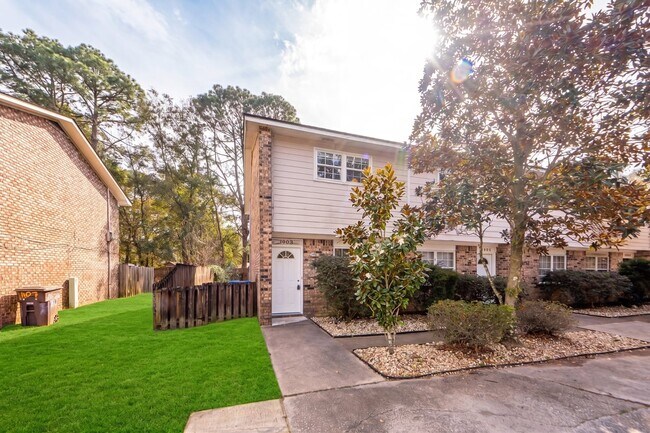 1305 Mathis Ferry Rd