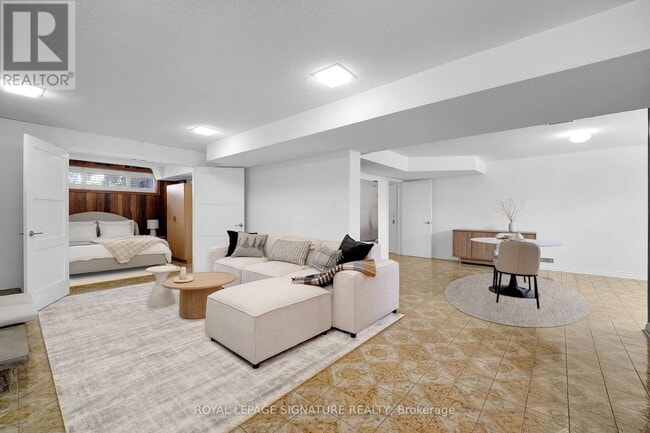 Photo - 49 Sylvadene Pkwy