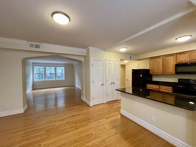 Building Photo - Rosebury Rentals