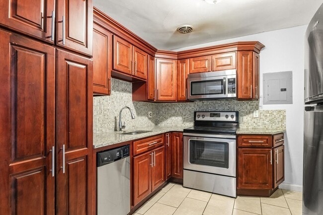 Photo - 133 Warren St Unit 3