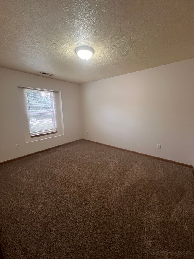 Photo - 3521/3523 E Thornhill Circle Unidad 3521 E Thornhill Circle