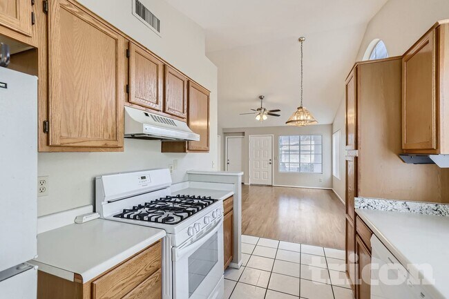 Photo - 1705 E Carter Rd