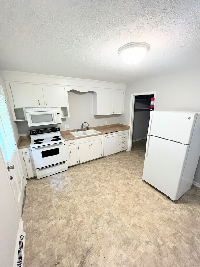 1039 Oakmont Cir Unit 1039 A