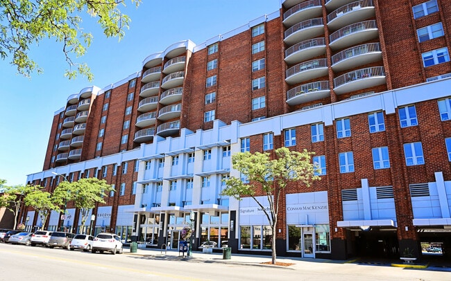 Building Photo - 411 S Old Woodward Ave Unit #901 Rental