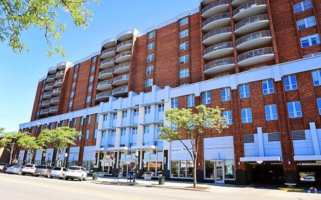 Building Photo - 411 S Old Woodward Ave Unit #924 Rental