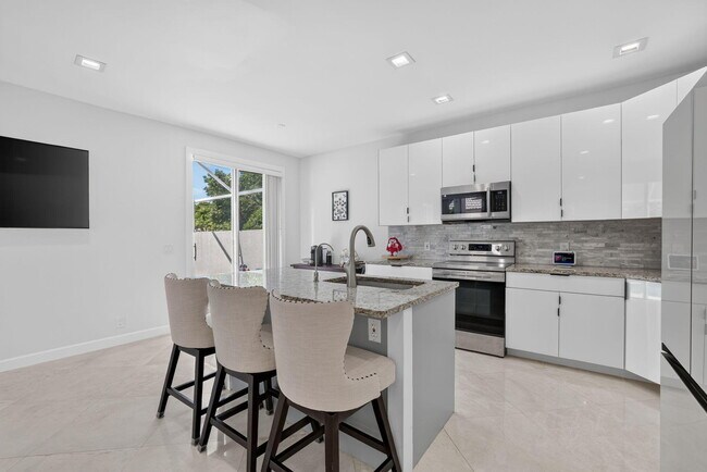 Photo - 5040 Heron Pl
