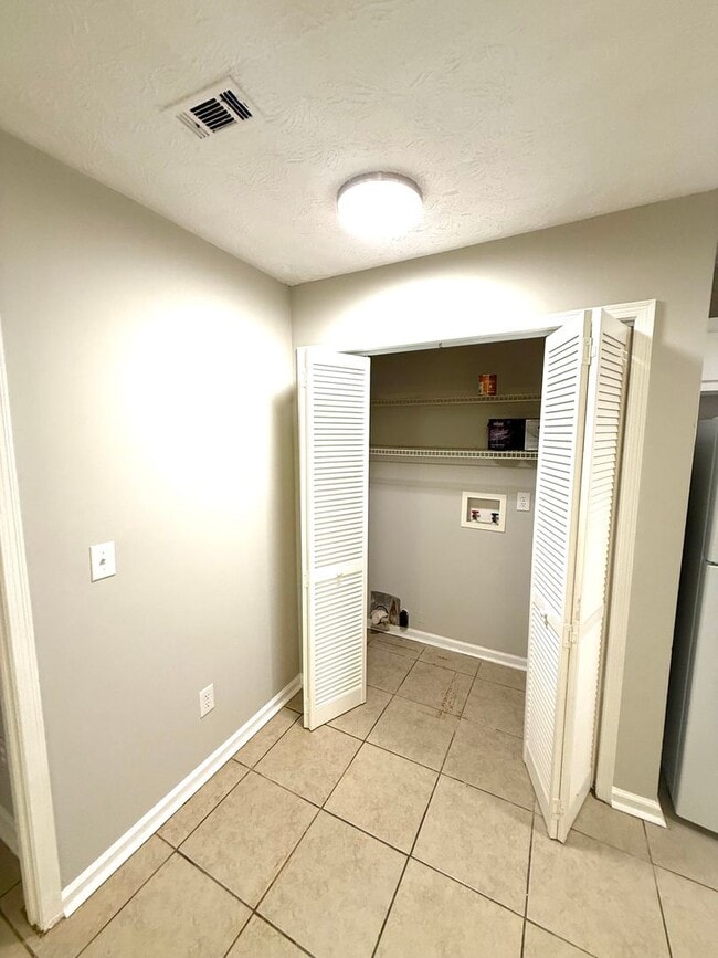 Photo - ** Great 3 bed 2 bath ** Perry Hill Road! ...