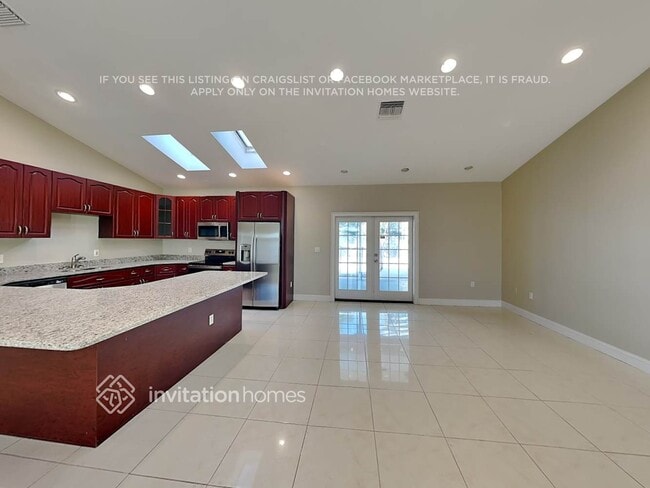 Photo - 2202 Curtis Dr N