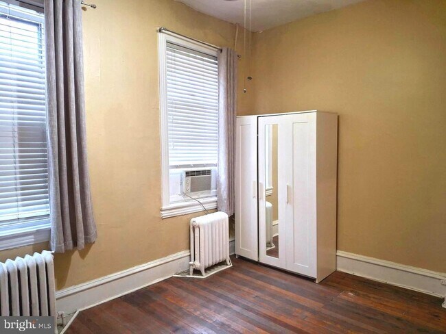 Photo - 310 S 12th St