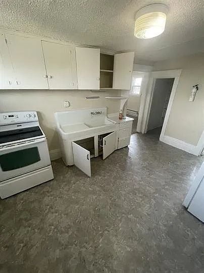 "Charming 2-Bed Apartment in Virginia, MN: Cozy Living at 707 S 5th Ave!"