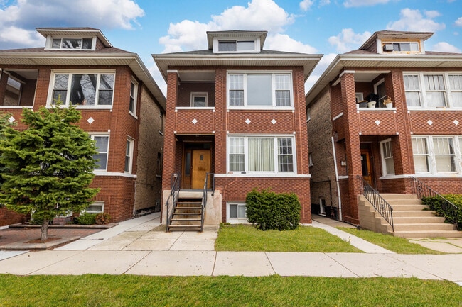 Building Photo - 2630 W 42nd St