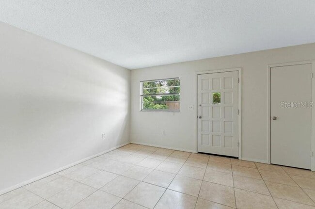 Photo - 118 Hardin Pl Unit A