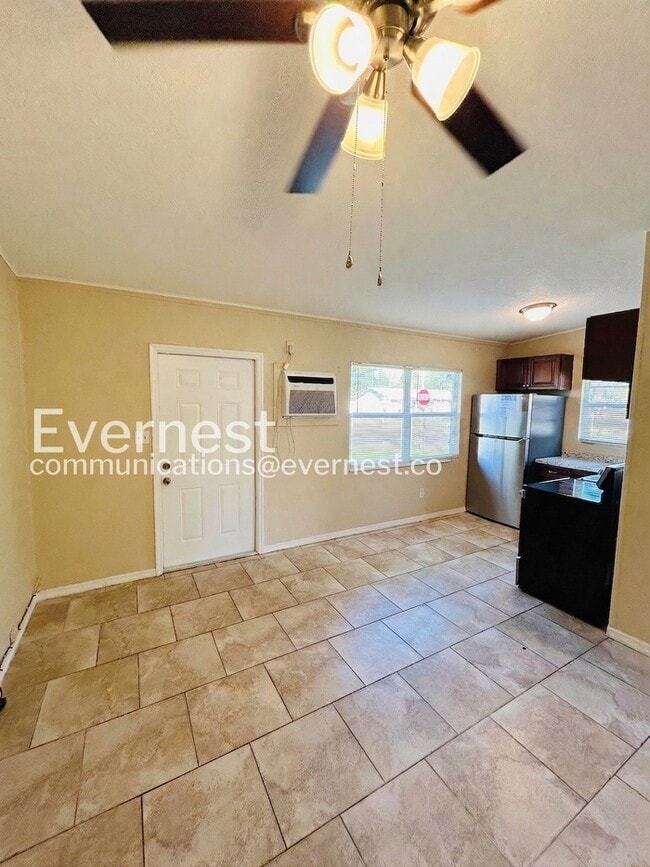Photo - 2925 N 46th St Unit B