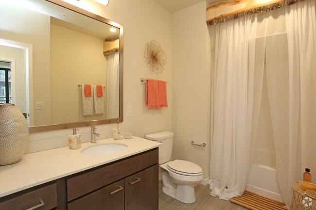 2BR, 2BA - D5