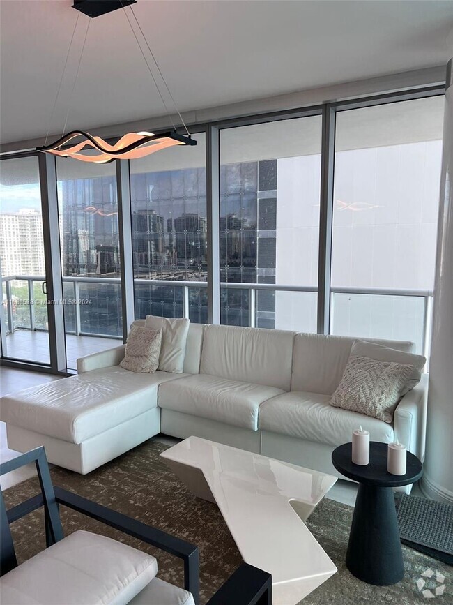 Building Photo - 17121 Collins Ave Unit 1208 Rental