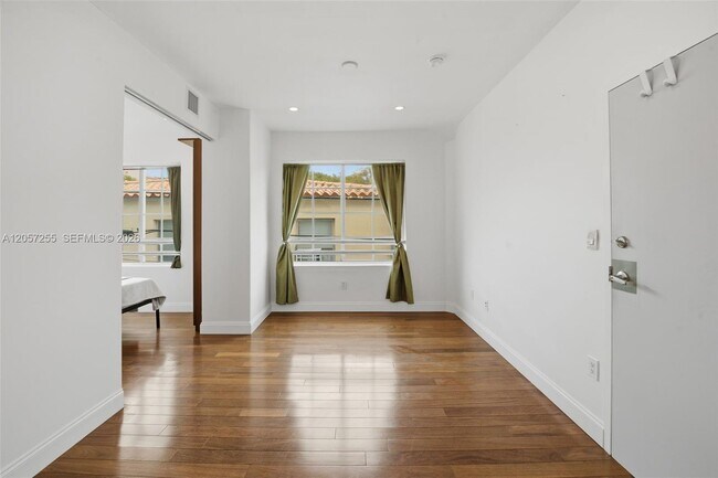 Photo - 526 15th St Unit 17