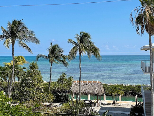 Photo - 229 W Seaview Cir