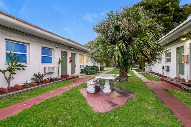 Photo - Newly renovated studio apartment in Hollywood, Florida Unidad F