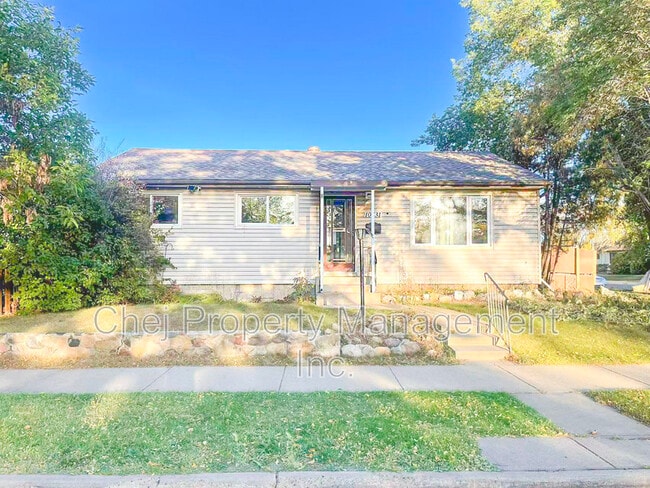 Building Photo - 10731-10163 163 St NW