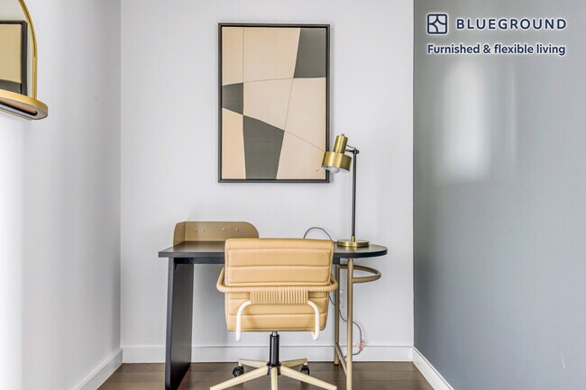 Photo - 625 W Division St Unit FL7-ID579