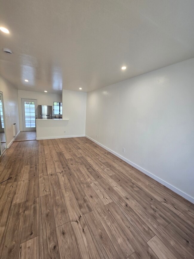Building Photo - 1611 Lincoln Ave Unit # 2