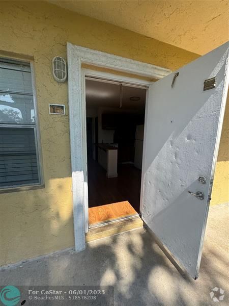 Building Photo - 5192 NE 6th Ave Unit 805 Rental
