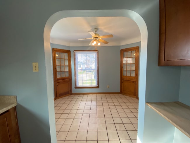 Photo - 6907 Gerald Ave Unidad Down