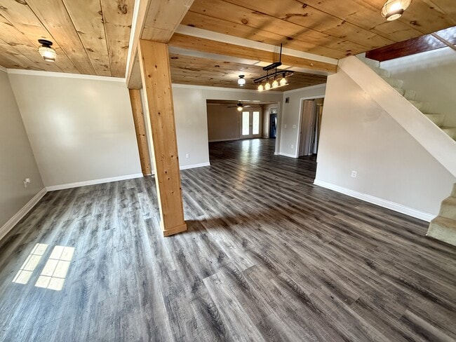 Photo - 690 Floyd Switch Estesburg Rd