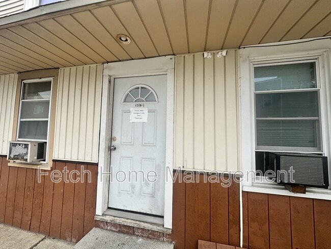 Building Photo - 408 New St