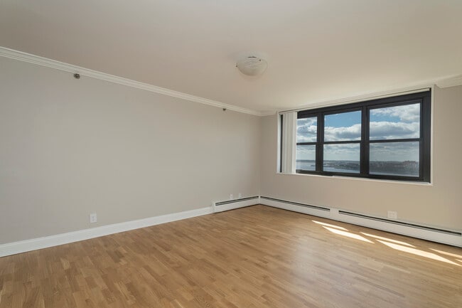 Building Photo - 1428 Columbia Rd Unit 1 Rental