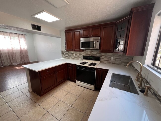 Photo - UNSER/LADERA 2 Bedroom  2 Bath  2 car gara...