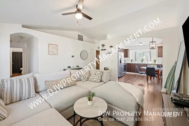 Photo - 1916 W Havenwood Ave