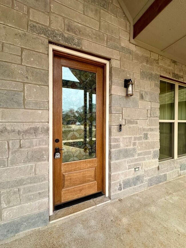 Photo - Stunning 3/2/2 on the Outskirts of Lindale!