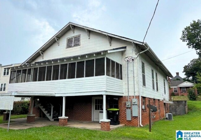 302 E Coffee St