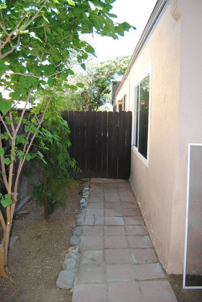Photo - 114 Flower St