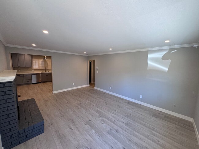 Photo - 611 Nason St Unit 613