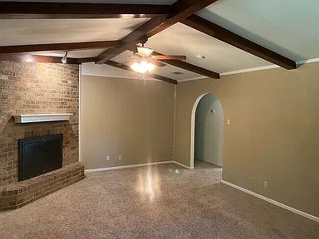 Photo - 3 bedroom 2 bath home with fireplace