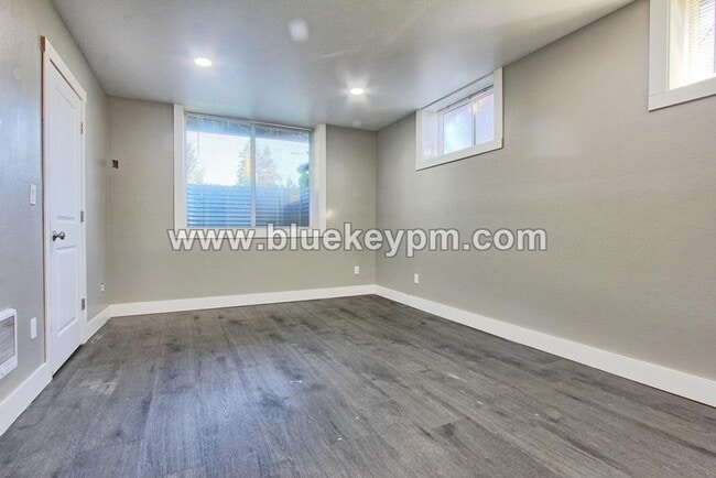 Photo - 2400 Lincoln Ave