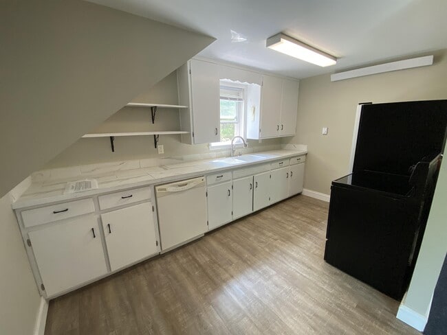 Building Photo - 2546 E Snow Rd Rental