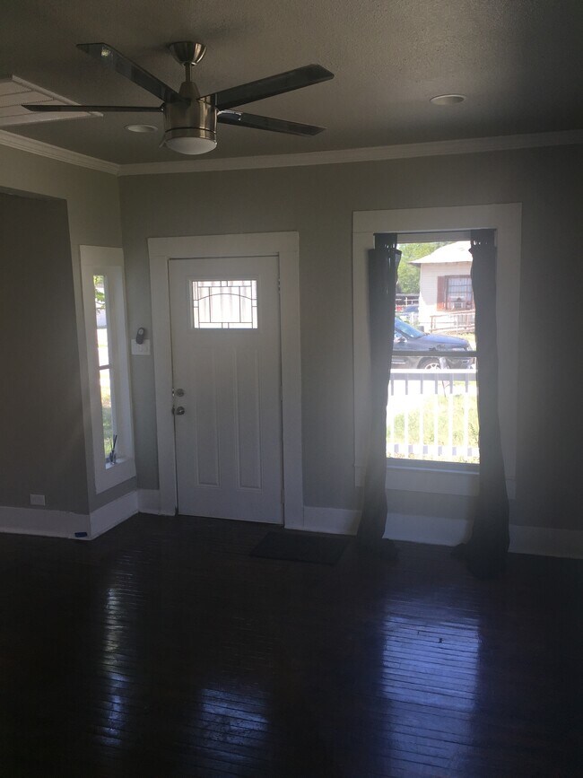 Photo - 230 Porter St