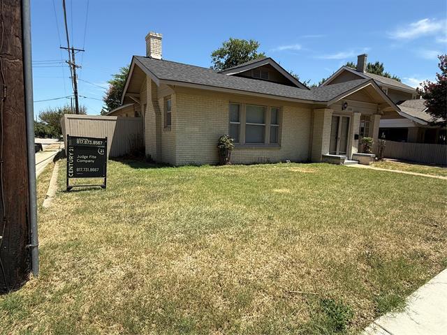 Photo - 2126 Mistletoe Ave