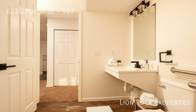 Photo - 623 28th St SE Unit 927