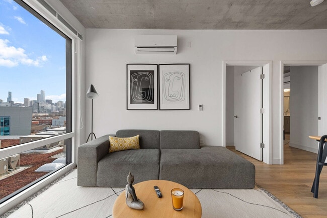 Photo - 853 W Blackhawk St Unit ID1243855P