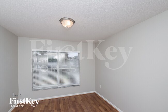 Photo - 1347 Armory Dr NE