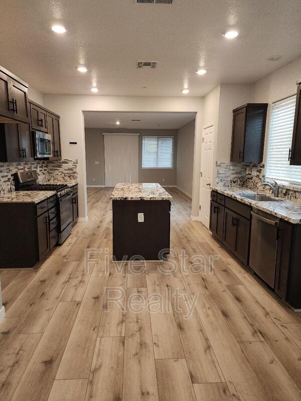 Photo - 2203 Woodlet St