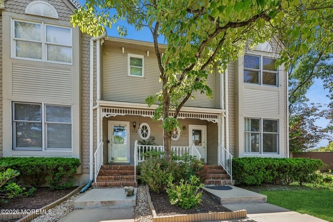Photo - 157 Northampton Dr