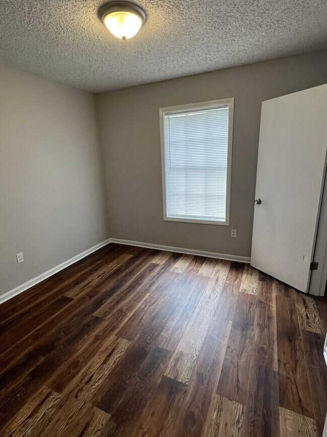 Photo - 50 Torbrook Cv