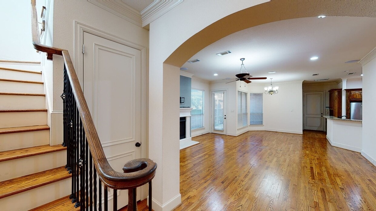 Photo - Elegant Central Dallas home 2.5 blocks fro...